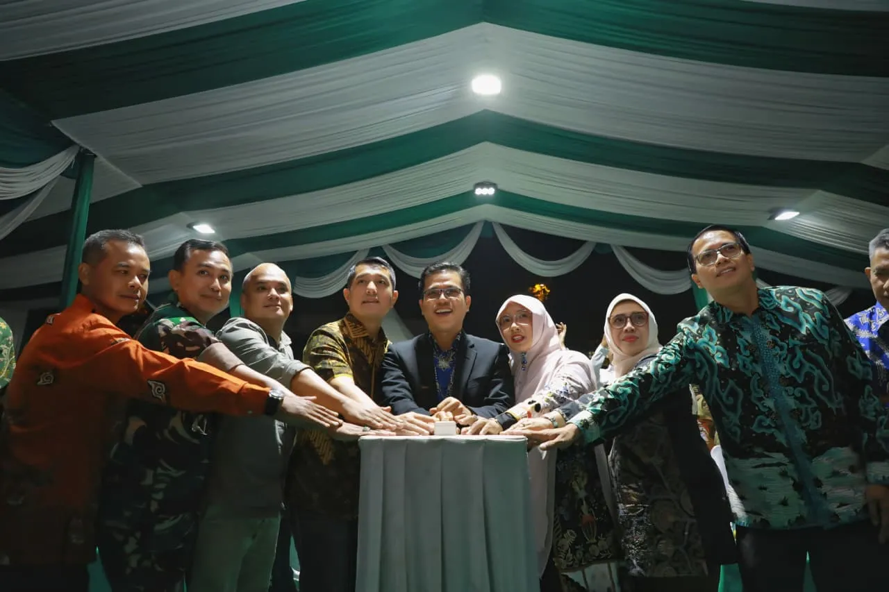 Jadi Ikon Baru Soreang, Bupati KDS Resmikan Monumen Kopi Kabupaten Bandung Mendunia